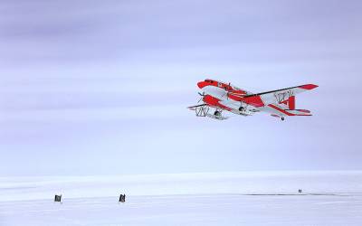 Huge never-before-seen lake spotted hiding under Antarctic ice