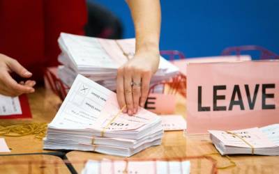 EU referendum: UK votes to leave in historic referendum - BBC News