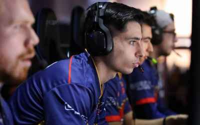 Zoomaa Gets Hit With a Bending Bullet on CoD Ghosts | Dexerto