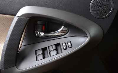 Opening Your Car Door Like the Dutch Do Can Save Cyclists