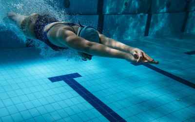 Olympic swimmers stimulated by blue light