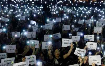 Hong Kong’s Leader, Yielding to Protests, Suspends Extradition Bill
