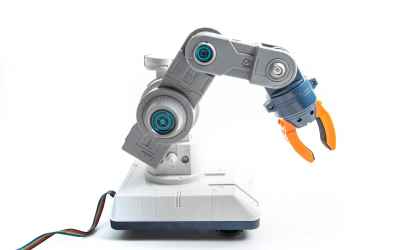 Program with Robot Operating System for Smooth Servo Movement | Make:
