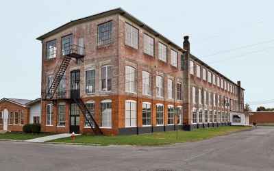 10 Remarkable Warehouse-to-Home Transformations