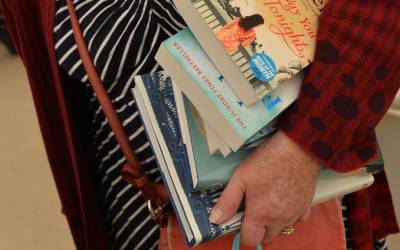 How could I read more books? - BBC News