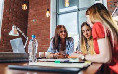 What is Office Hoteling? Why Your Workspace Needs It - WUN